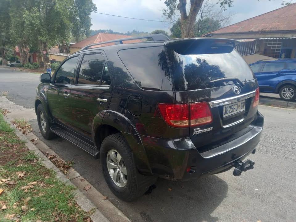 2010 Toyota Fortuner 3.0 D4D Manual, Black, 320,000kms Nothing to Fix