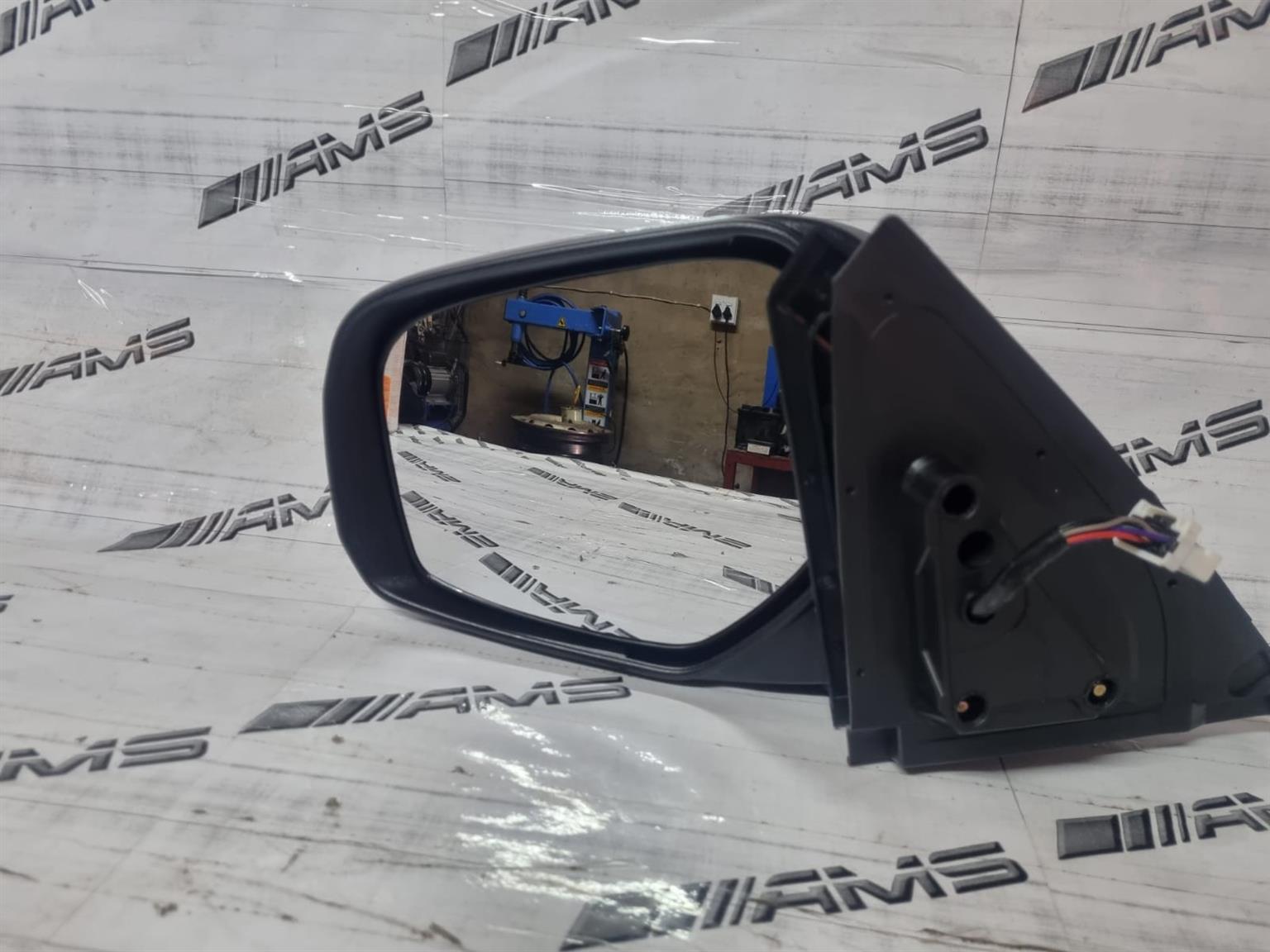 Brand-New Mitsubishi Triton Door Mirror with Indicator - Private Seller
