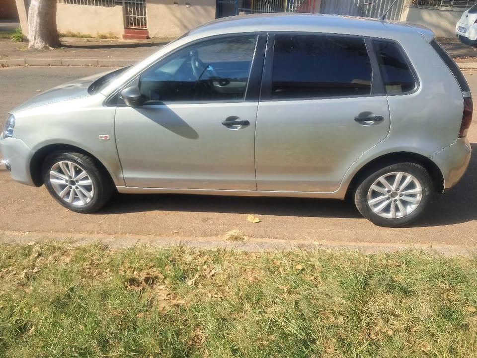 VW polo Vivo 1.4 hatchback 2012