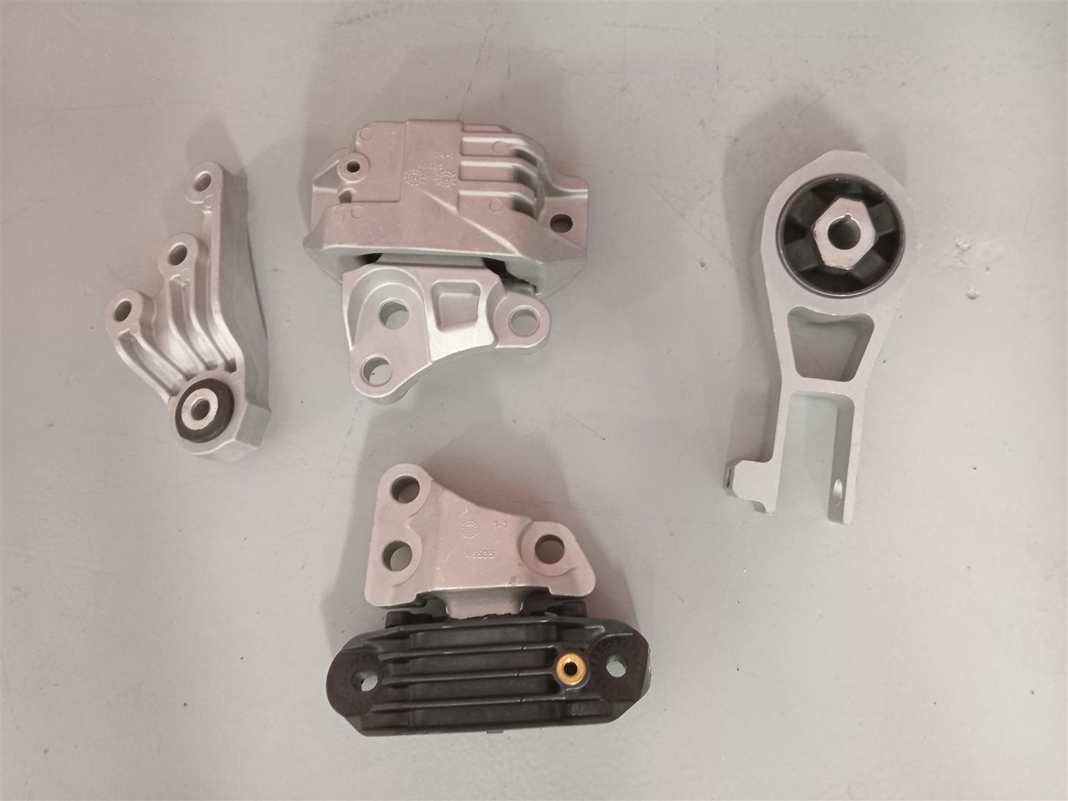 Jeep Renegade mounting set - Private Seller Jeep Renegade mounting set - Private Seller