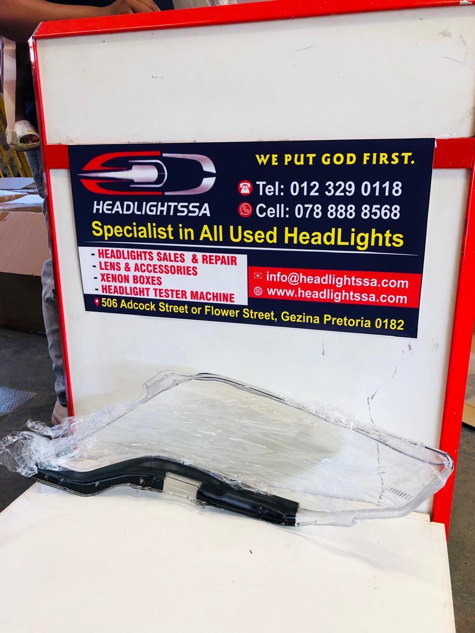 Toyota Prado right side headlight replacement lens - Private Seller Toyota Prado right side headlight replacement lens - Private Seller