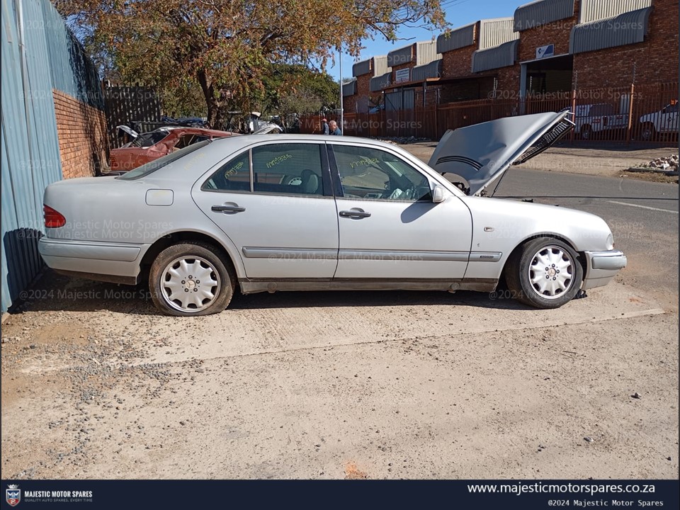1998 Mercedes Benz E280 W210 Automatic - Accident Damaged used spares - Private Seller