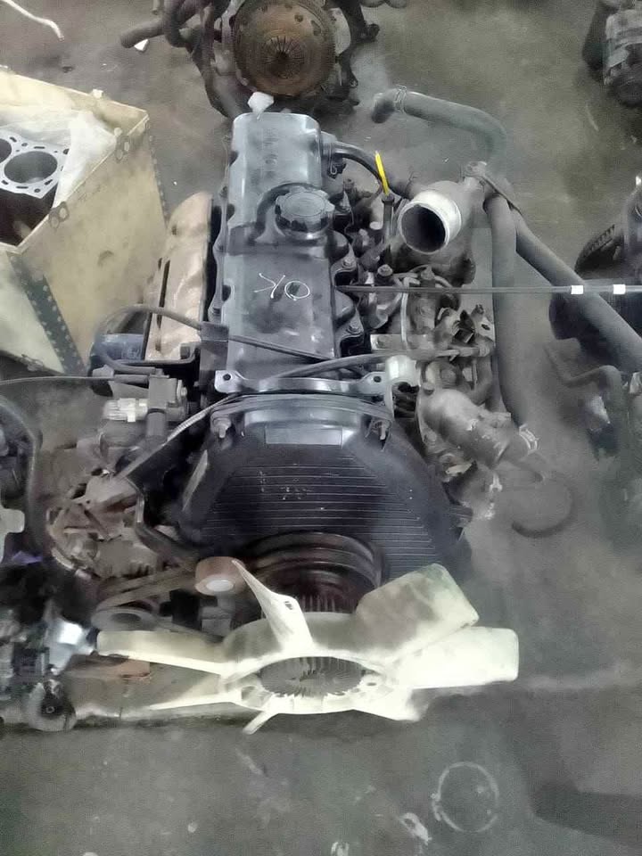 TOYOTA HILUX DIESEL 2L 2.4L COMPLETE ENGINE FOR SALE - Private Seller TOYOTA HILUX DIESEL 2L 2.4L COMPLETE ENGINE FOR SALE - Private Seller