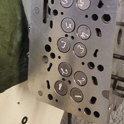 VW Polo 1.6 TDI Cylinder head - Private Seller