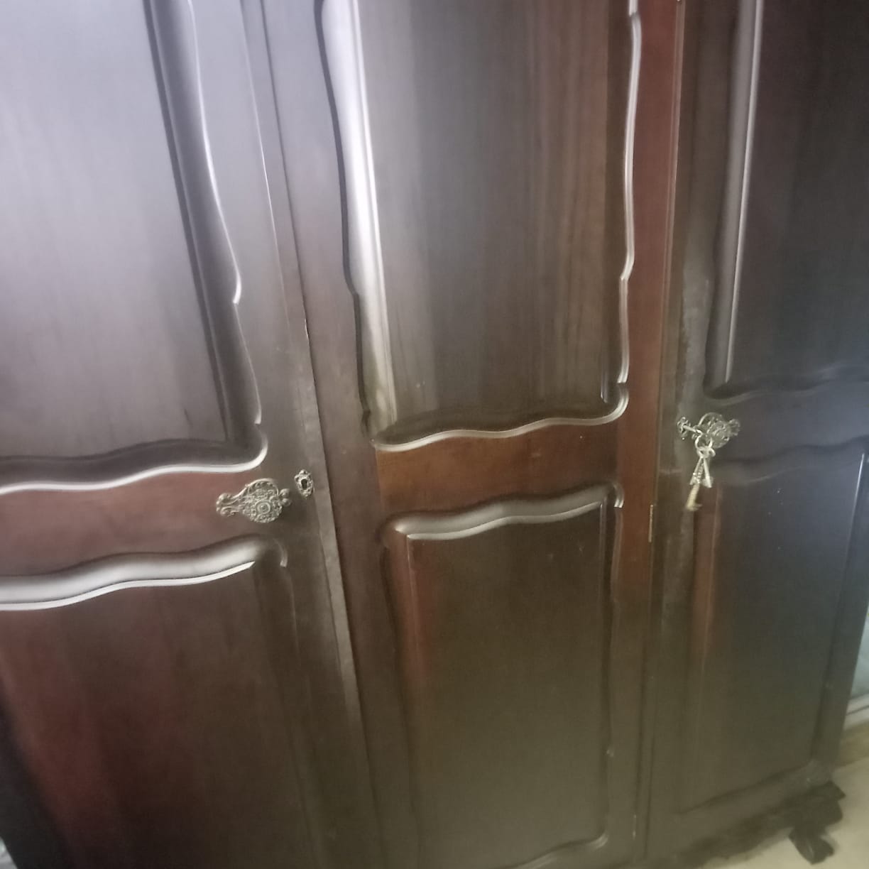 Solid Imbuia Antique Bedroom Suite