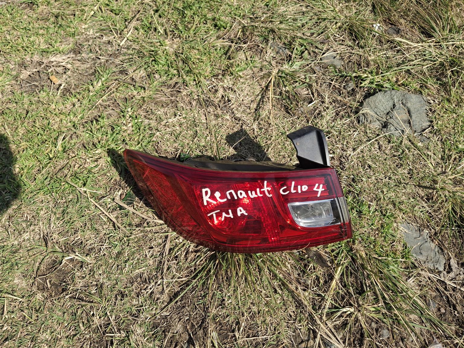 Selling Renault Clio 4 taillight - Private Seller Selling Renault Clio 4 taillight - Private Seller