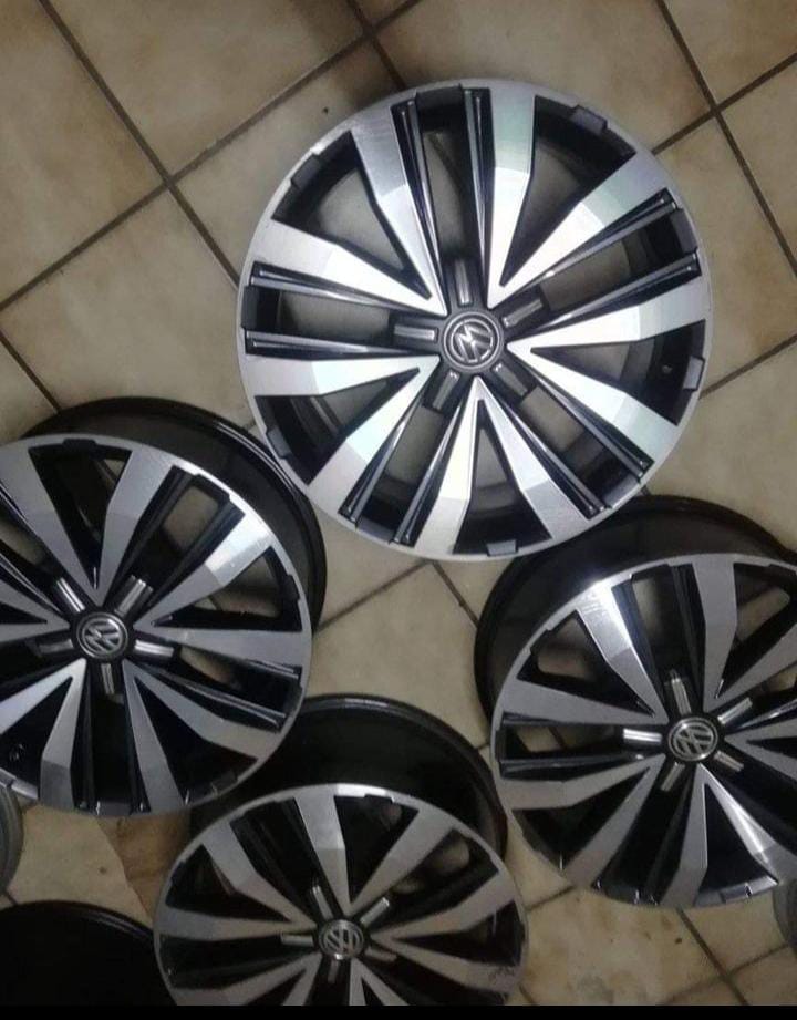 20inch VW Amarok original mags set - Private Seller 20inch VW Amarok original mags set - Private Seller