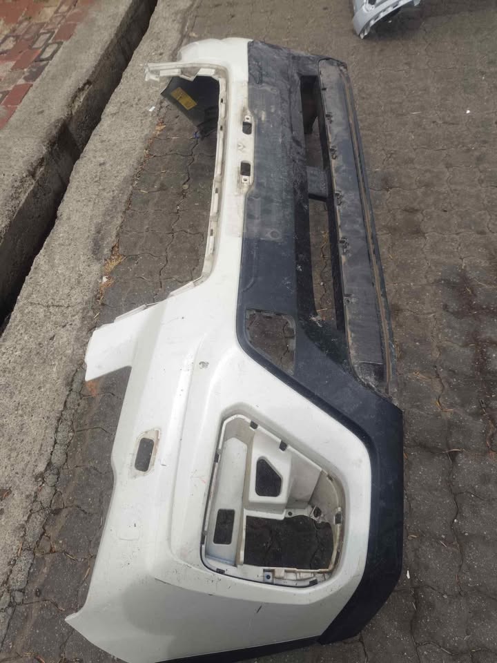 Mitsubishi Subaru Forester 2018 front bumper - Private Seller