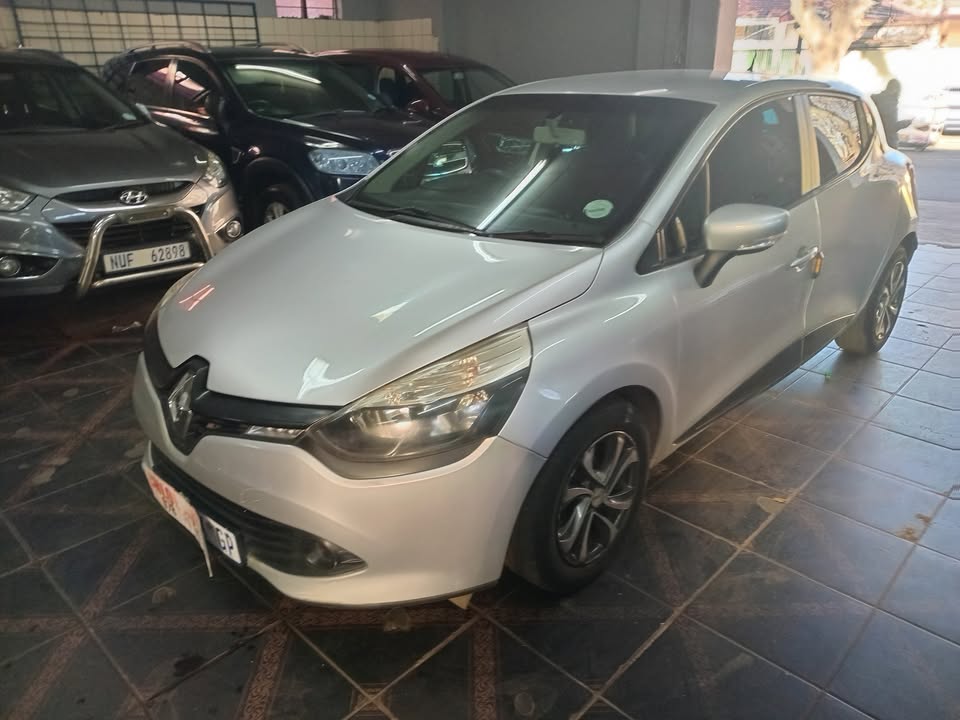 2014 Renault Clio4 1.2Manual Expression Silver Color