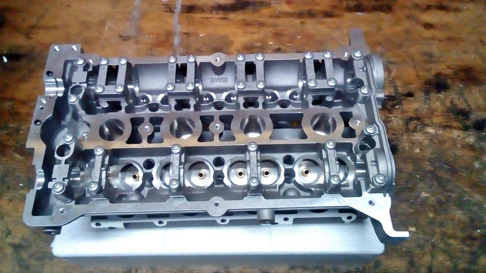 VW POLO 1.8 GTi CYLINDER HEAD - BJX - Private Seller VW POLO 1.8 GTi CYLINDER HEAD - BJX - Private Seller