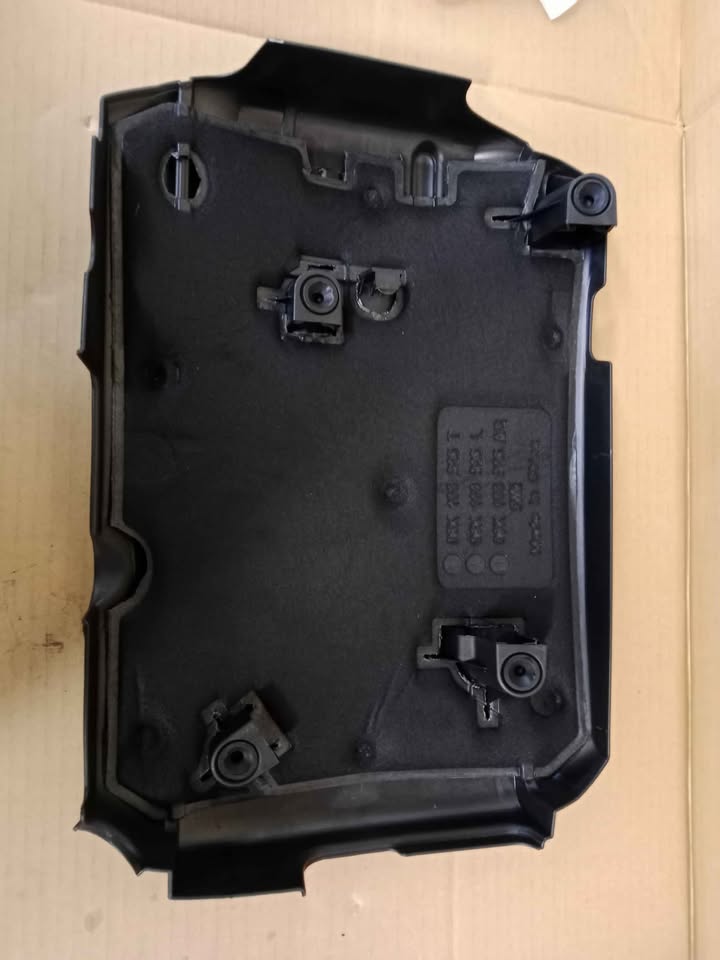 New Golf 7 Chh Engine Covers - Private Seller New Golf 7 Chh Engine Covers - Private Seller
