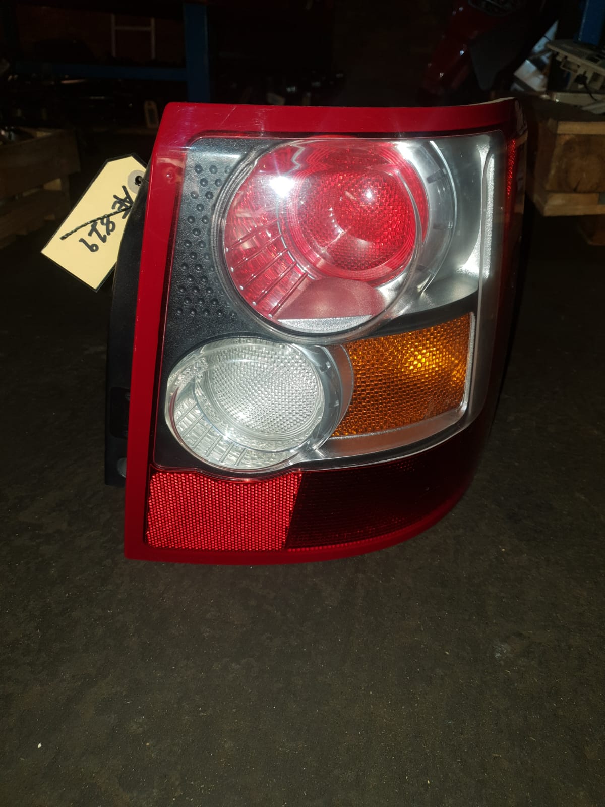 2010 Range Rover Sport 4,2 V8 Tail light set For Sale 2010 Range Rover Sport 4,2 V8 Tail light set For Sale