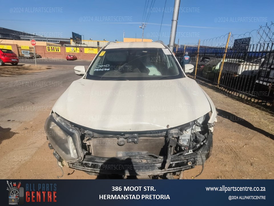 Nissan X-Trail 2.4 4WD stripping for parts