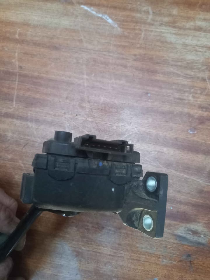 AUDI A4 B6 ACCELERATER PEDAL