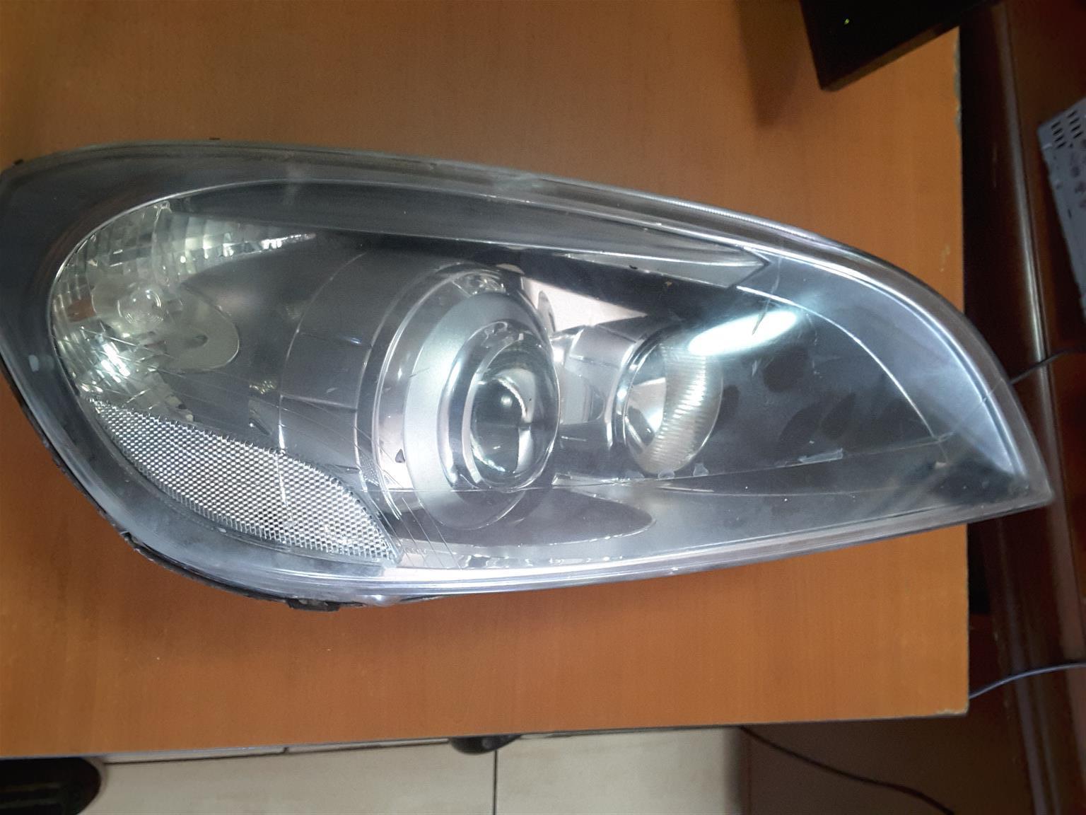 Volvo S60 xenon headlight for sale - Private Seller Volvo S60 xenon headlight for sale - Private Seller