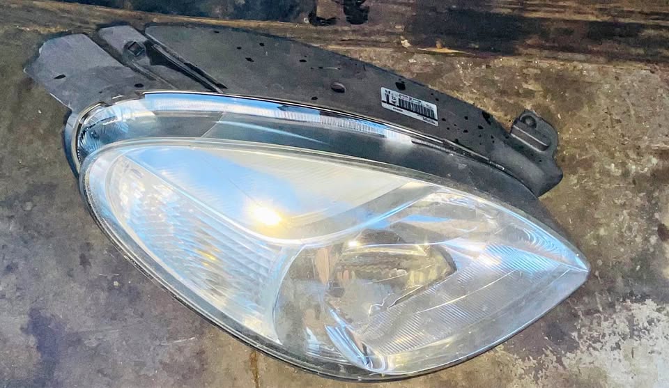 CITROEN XSARA PICASSO HEADLIGHT - Private Seller CITROEN XSARA PICASSO HEADLIGHT - Private Seller