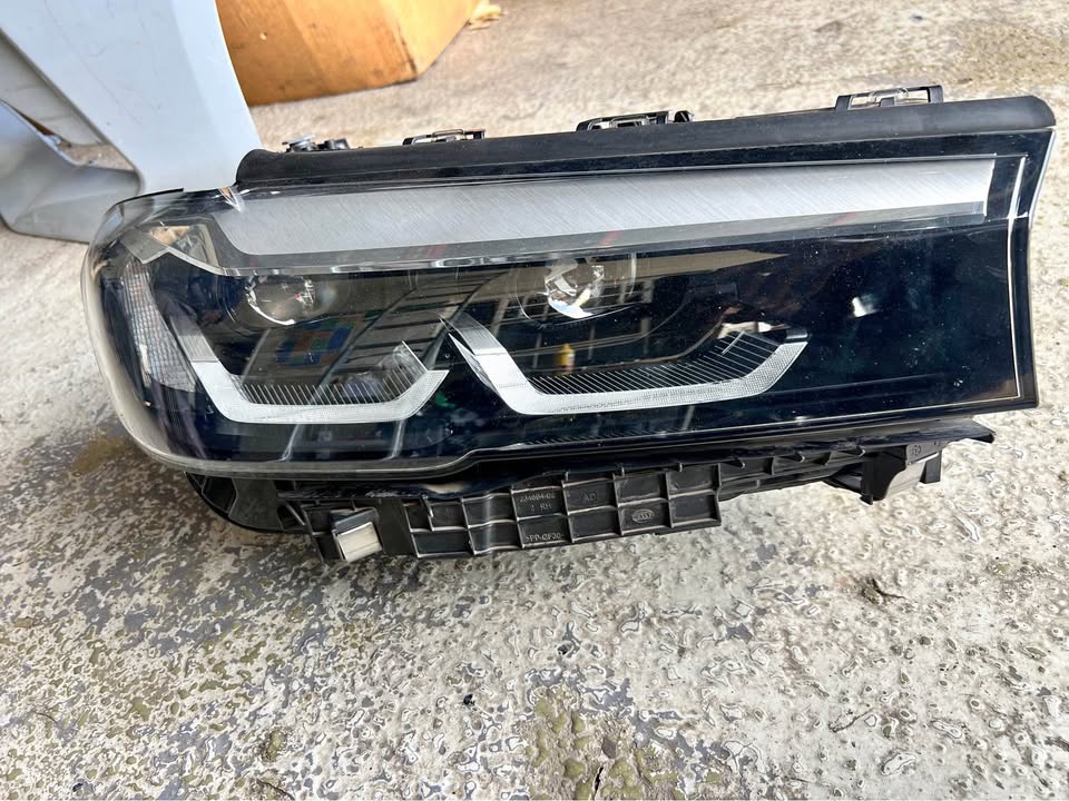 Bmw G30 facelift headlight - Private Seller Bmw G30 facelift headlight - Private Seller