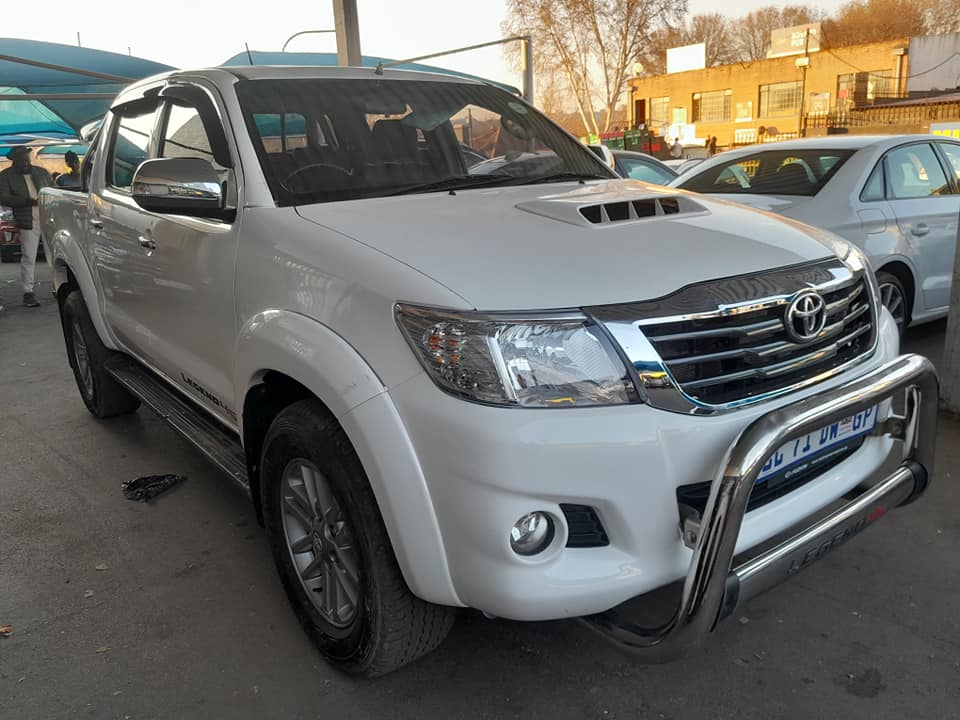 2015 TOYOTA HILUX LEGEND 45 2.5 (DIESEL) 4X2 DOUBLE CAB MANUAL