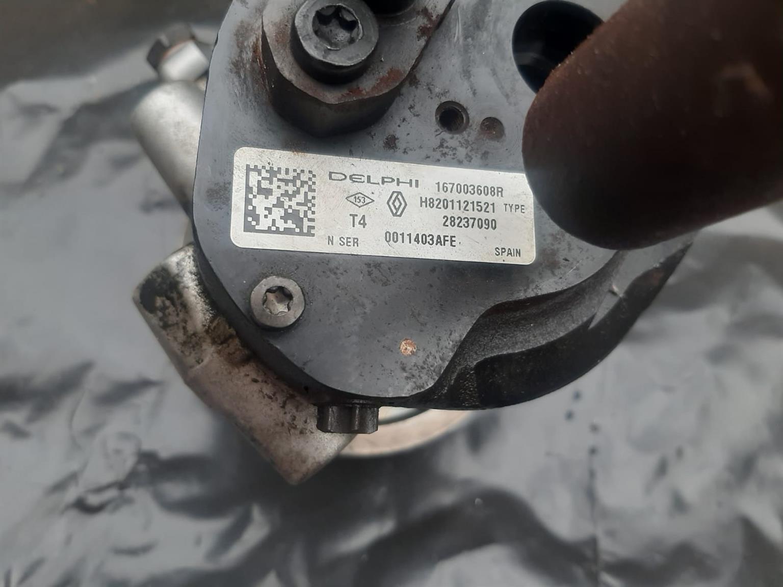 Diesel Pump & Injector Rail - Nissan / Renault 1.5 dci (167003608R) - Private Seller