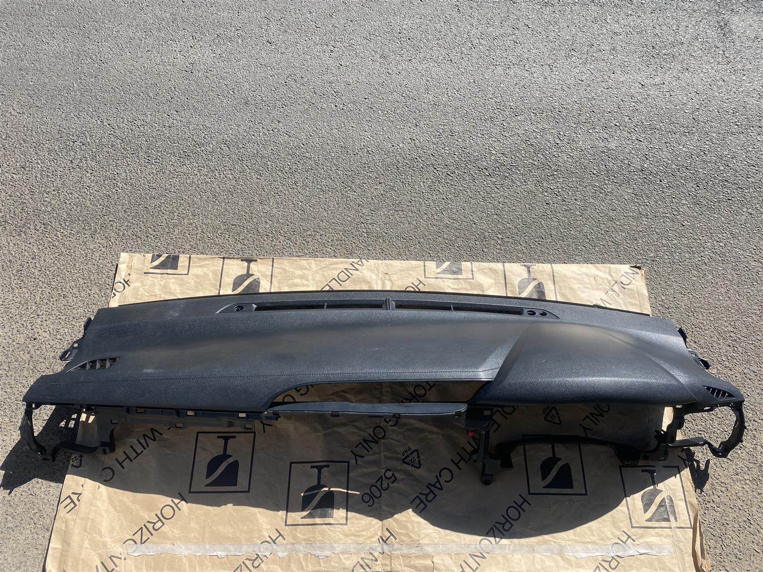 2017 TOYOTA HILUX GD-6 DASHBOARD FOR SALE. IN EXCELLENT CONDITION - Private Seller 2017 TOYOTA HILUX GD-6 DASHBOARD FOR SALE. IN EXCELLENT CONDITION - Private Seller