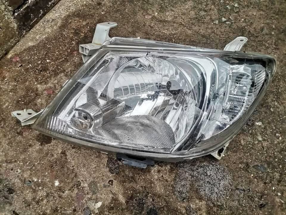 Toyota Hilux D4D Headlight Left Side Used Auto Body Spare Parts at Sema Parts - Private Seller Toyota Hilux D4D Headlight Left Side Used Auto Body Spare Parts at Sema Parts - Private Seller