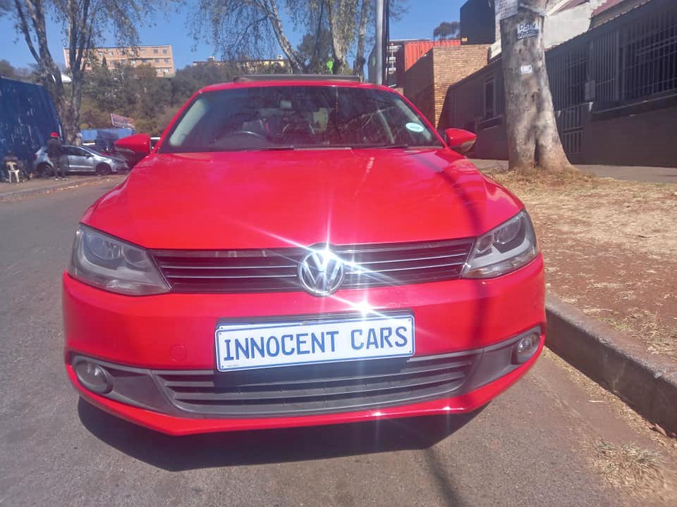 2011 VW JETTA 6 1.4 TSI ENGINE PETROL, MANUAL, MILEAGERED COLOR,  SUNROOF,