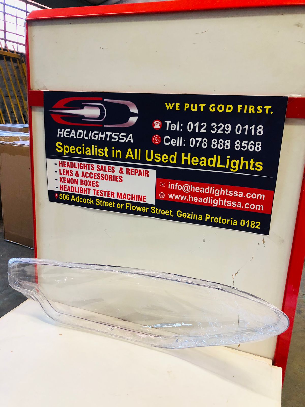 Kia Cerato right side headlight lens - Private Seller Kia Cerato right side headlight lens - Private Seller