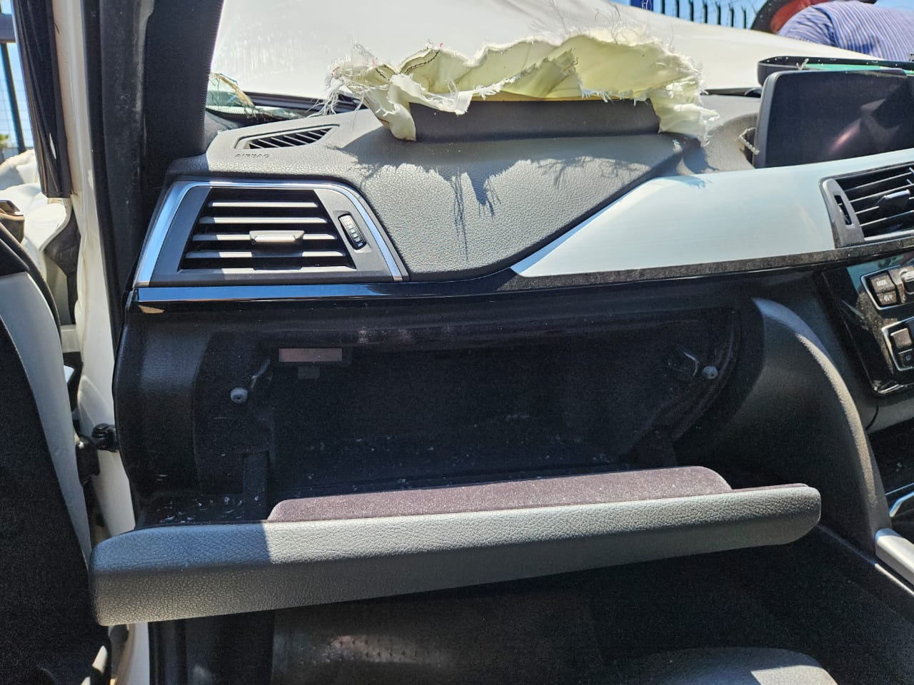 Bmw 320d cubby hole for sale used - Private Seller