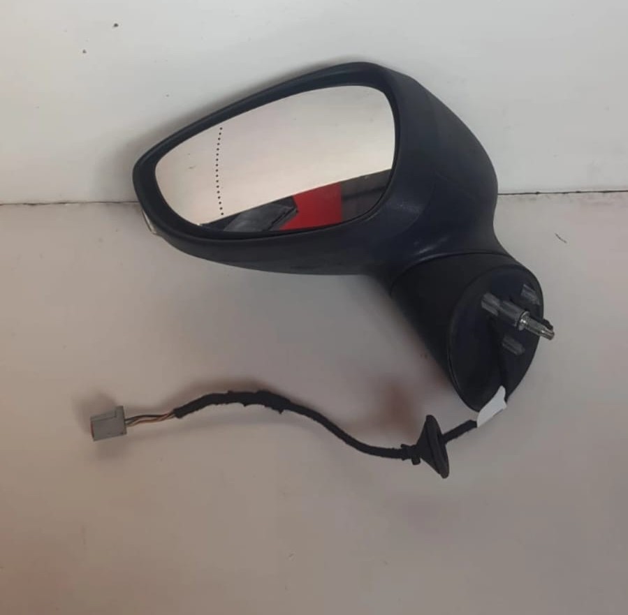 Ford Fiesta Left Side Door Mirror 2013-2017 - Private Seller Ford Fiesta Left Side Door Mirror 2013-2017 - Private Seller