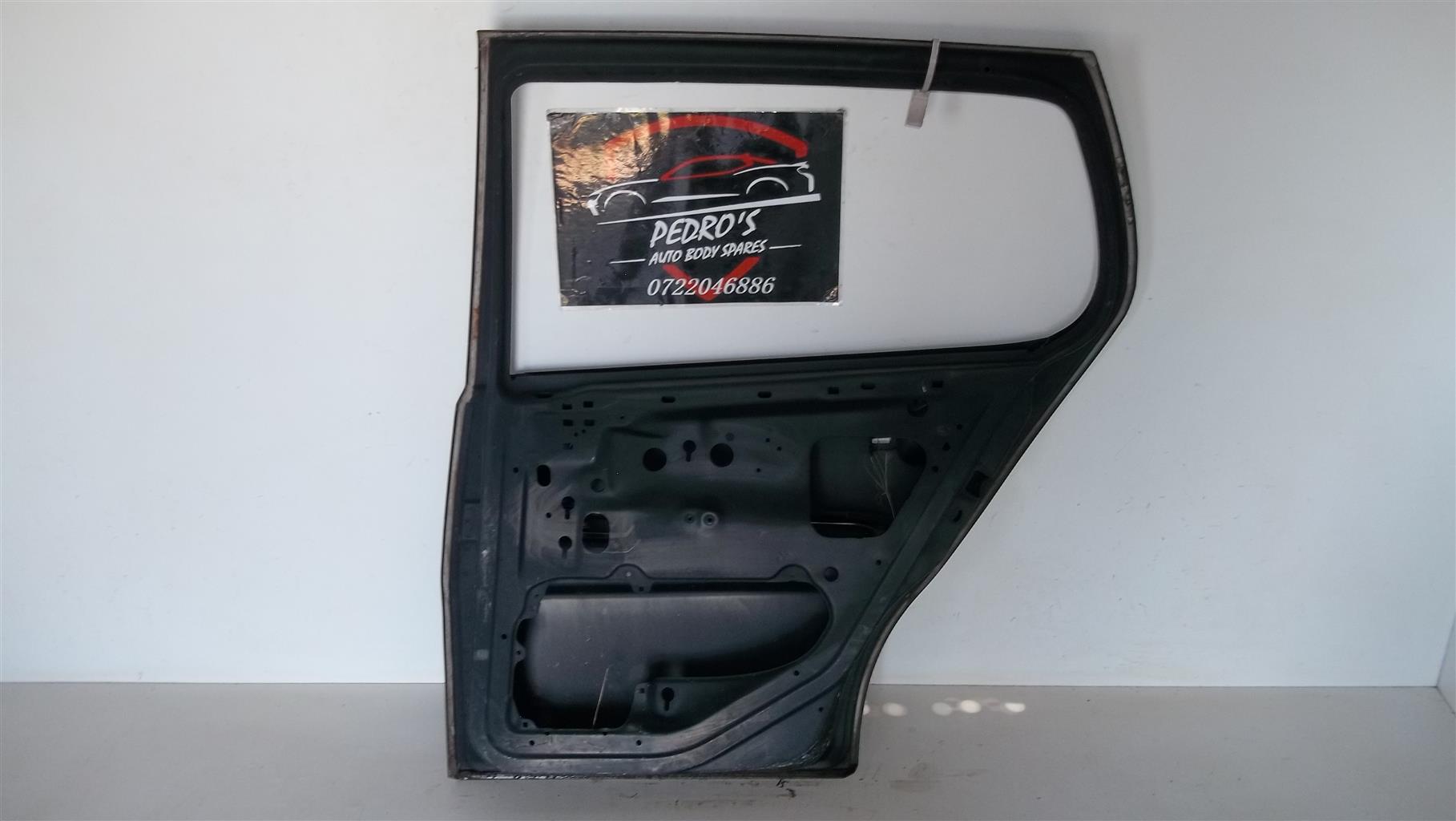 VW Polo 3 Sedan (Right) passenger door - Private Seller