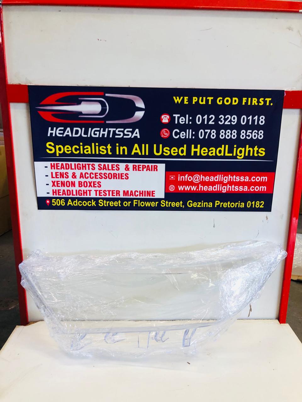 Toyota Rav4 left side headlight replacement lens (2019) - Private Seller Toyota Rav4 left side headlight replacement lens (2019) - Private Seller