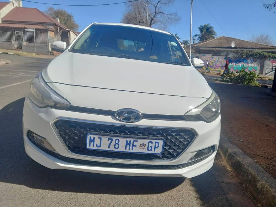 2016 Hyundai i20 1.4 FLUID PETROL, MANUAL, 75000kms,  Reverse sensor