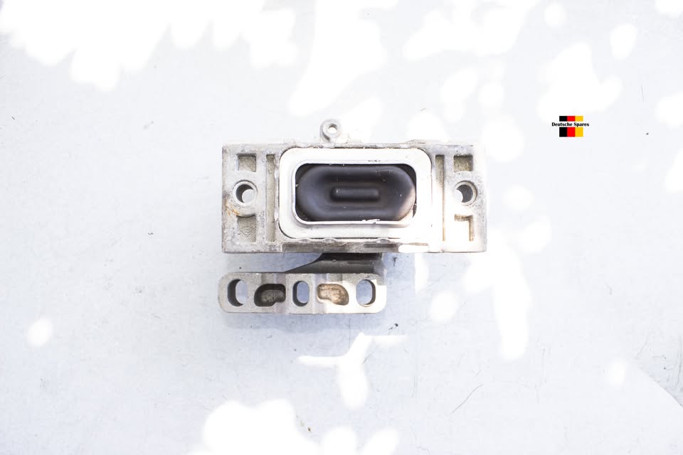 2002 VOLKSWAGEN GOLF IV 1.6 1.8 ENIGINE MOUNT(R) OEM:1J0199262 - Private Seller 2002 VOLKSWAGEN GOLF IV 1.6 1.8 ENIGINE MOUNT(R) OEM:1J0199262 - Private Seller