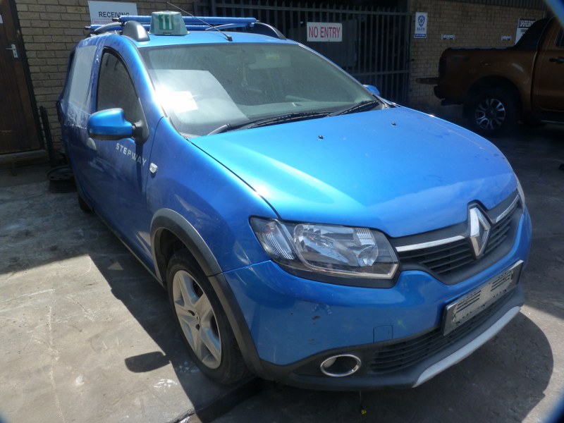 Renault Sandero Stepway 900T Manual H4B - 2015 SPARESBOYZ STRIPPING FOR SPARES - Private Seller