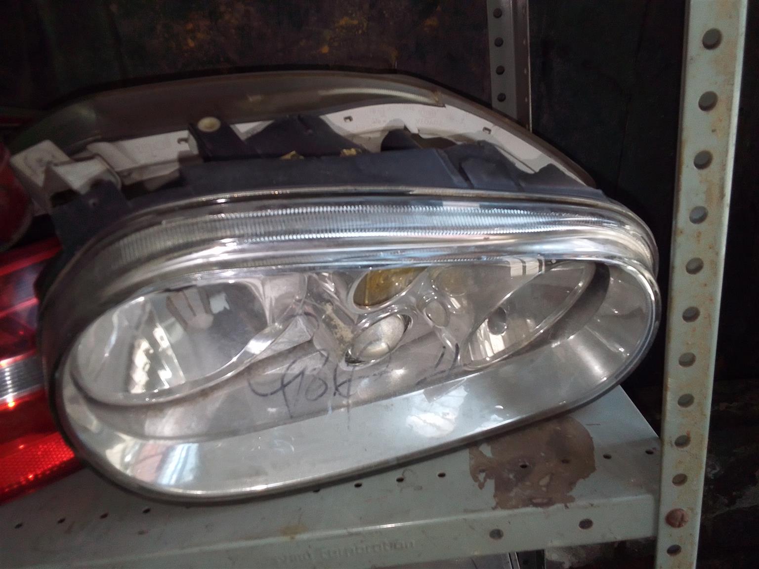 VW GOLF MK4 HEADLAMP FOR SALE - Private Seller VW GOLF MK4 HEADLAMP FOR SALE - Private Seller