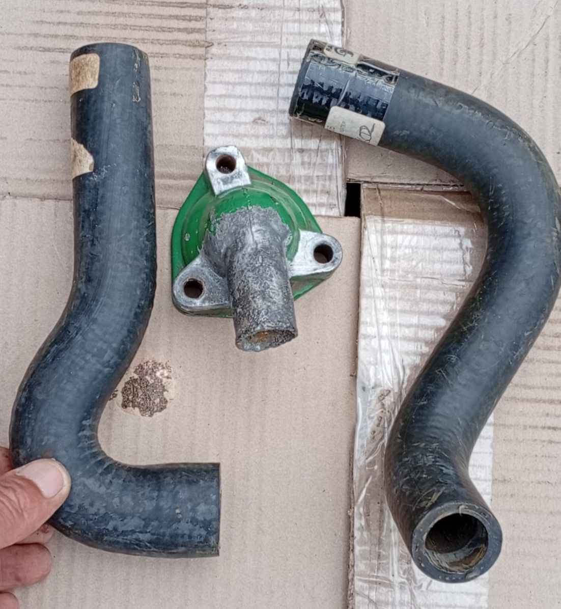 Mini radiator hoses x2 & thermostat - Private Seller Mini radiator hoses x2 & thermostat - Private Seller