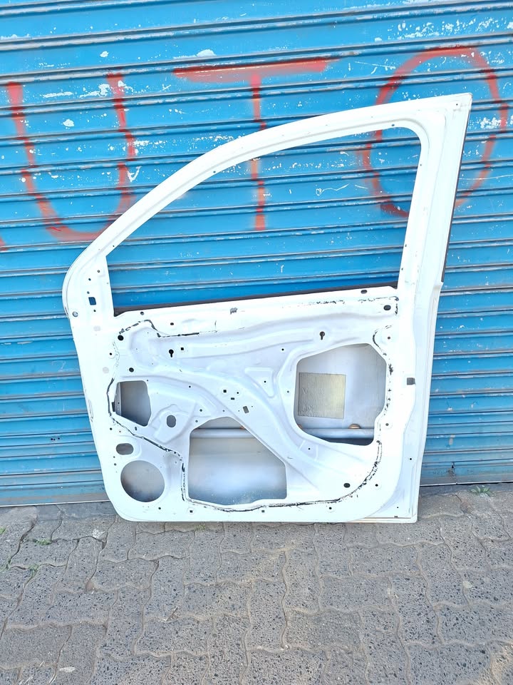 Ford Ranger T7 Bakkie RHS Front Door (2016 - 2022) - Private Seller