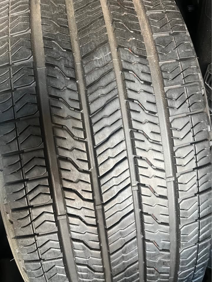 Ford Platinum 21” Mag Rim (With Used Tyre) - Private Seller Ford Platinum 21” Mag Rim (With Used Tyre) - Private Seller