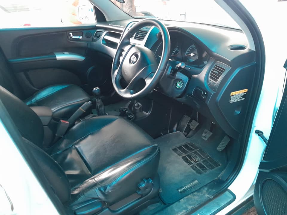 2010 KIA SPORTAGE 2.0 MANUAL