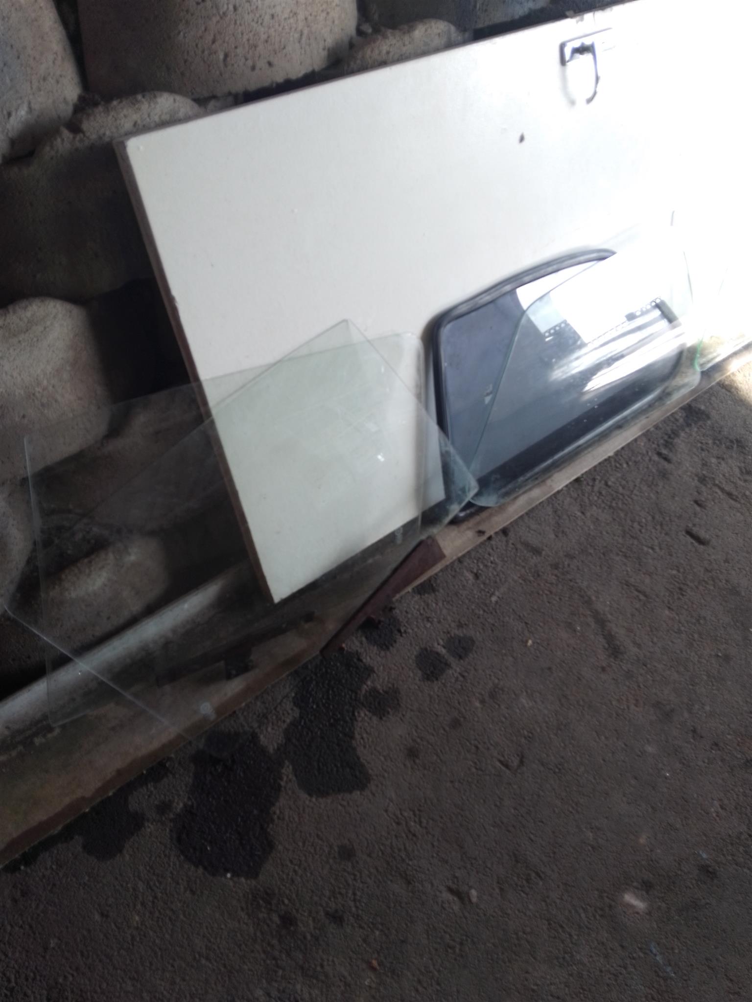 Golf mk1 2 door glass set