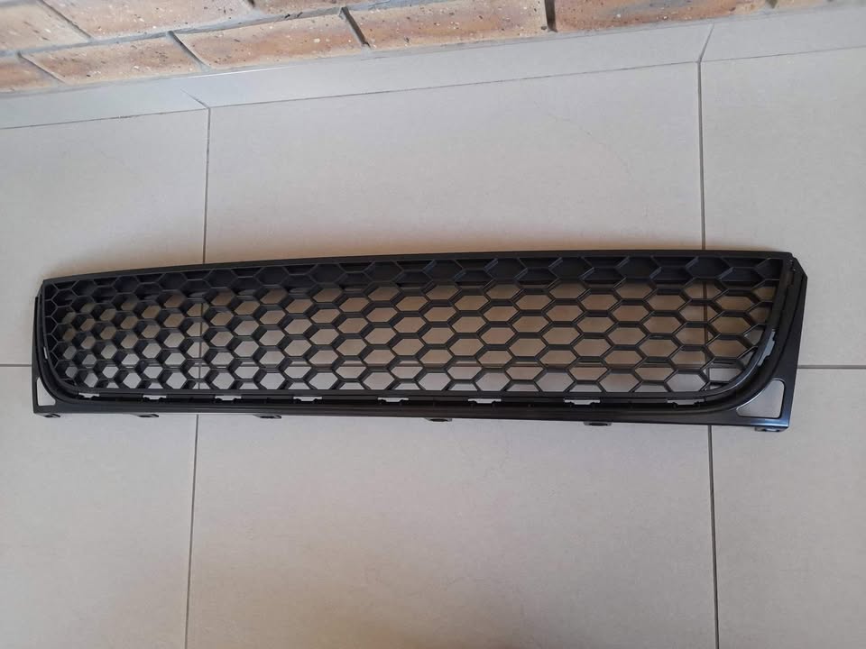 VW GOLF 6 GTI BRAND NEW LOWER CENTER GRILLES FOR SALE