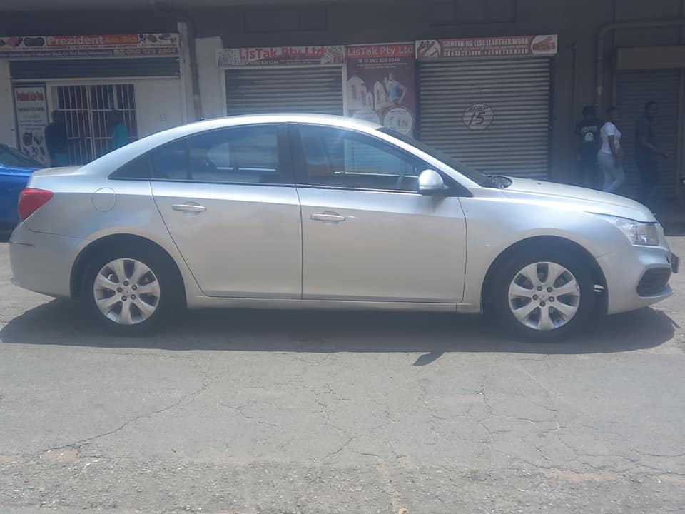 2016 CHEVROLET CRUISE 1.6 MANUAL SILVER COLOR, MILEAGE