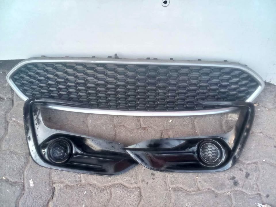 Ford Figo 2019 - 2021 main grill and fog light covers - Private Seller Ford Figo 2019 - 2021 main grill and fog light covers - Private Seller