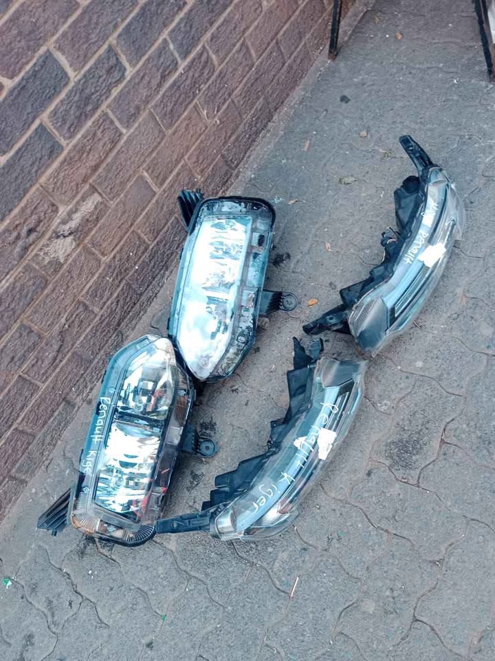 Renault kiger complete front headlights - Private Seller Renault kiger complete front headlights - Private Seller
