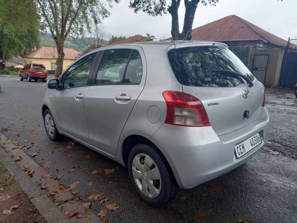 2008 TOYOTA YARIS 1.4 HATCHBACK,   SILVER COLOR, 98000KM,