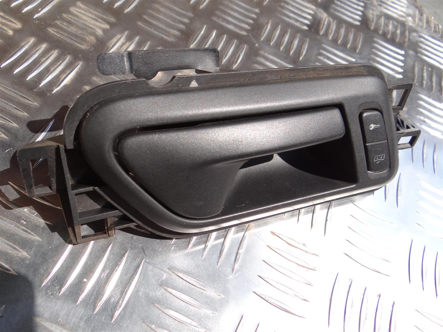 Door Lock components – VW Amarok Door Lock components – VW Amarok