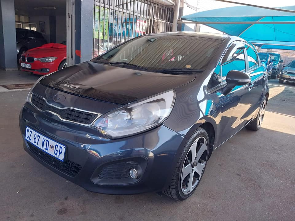 2014 KIA RIO 1.4 98 000KM BLUE COLOR MANUEL PETROL