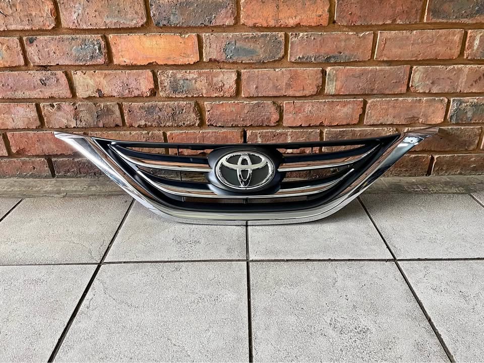 Toyota starlet main grill