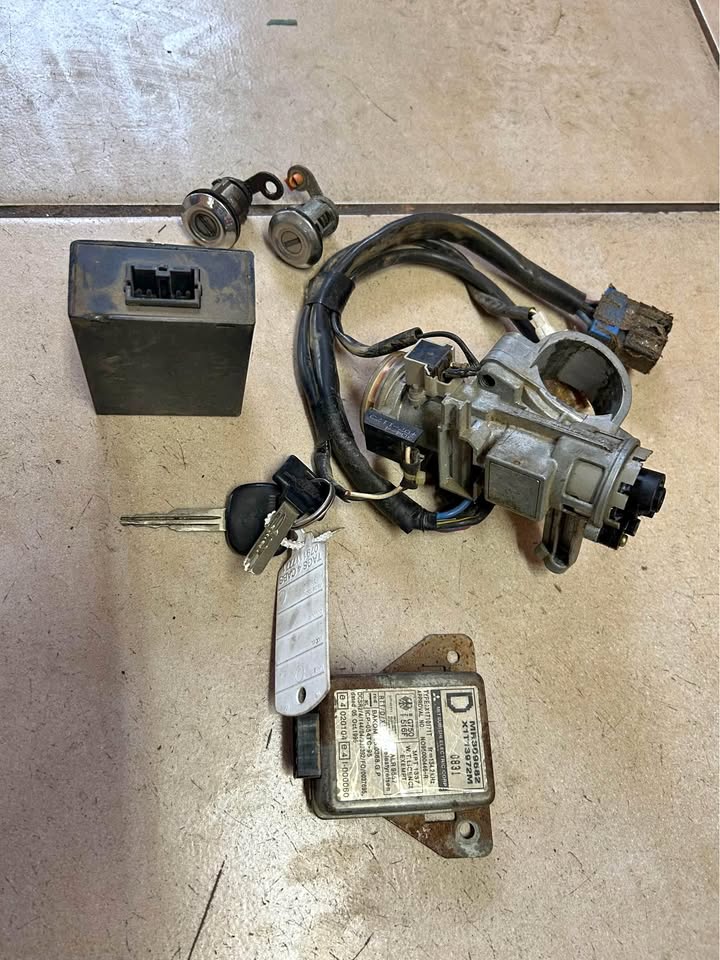 Mitsubishi Colt 4M40 lockset For Sale - Private Seller