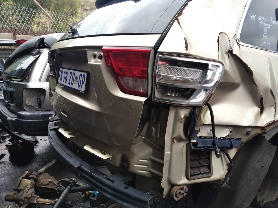 Jeep grand Cherokee 5.7 2011 stripping spares - Private Seller
